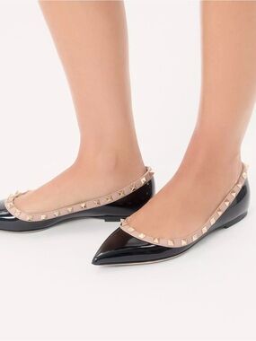 Valentino Rockstub flat in Black patent color size 38